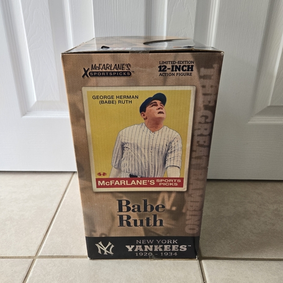 Babe Ruth 12" Collectible Figure - Picture 3 of 5